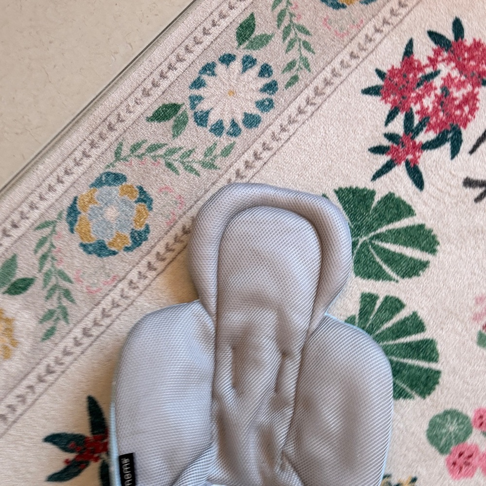 4Moms Rockaroo and MamaRoo Infant Insert reversible light blue polkadot and grey - Picture 3 of 5
